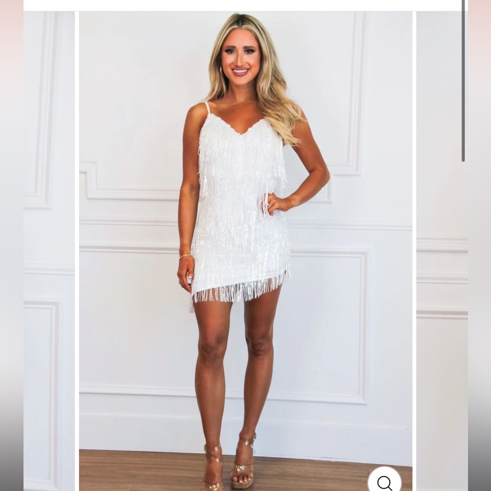 White fringe dress, size small, worn only once, perfect condition, Bella & Bloom